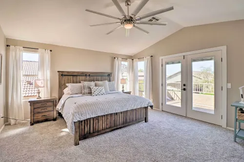 Complimentary Heated Pool Goodyear Getaway! - parking