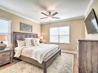 Chic Townsend Condo w/ Saltwater Pool! Hotels in Townsend