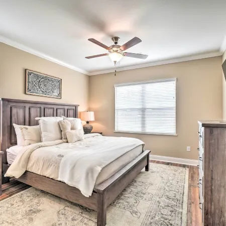 Chic Townsend Condo w/ Saltwater Pool!