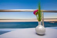 Astron Hotel - con vistas al mar