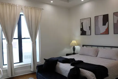 The Luxe High Roller! 2 bed apt in Metropolis near Harrah's Casino! Pet friendly