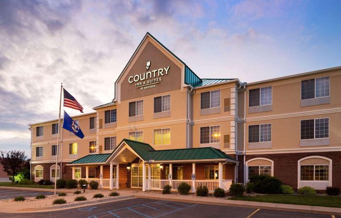 Country Inn & Suites by Radisson, Big Rapids, MI