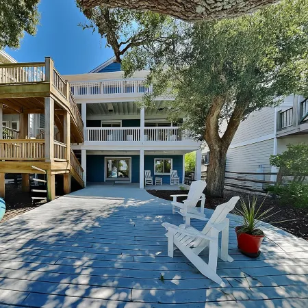 Shady Beaches by Topsail Realty