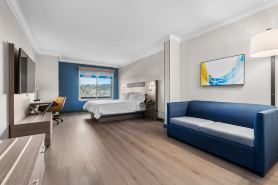 Holiday Inn Express & Suites SANTA CRUZ by IHG