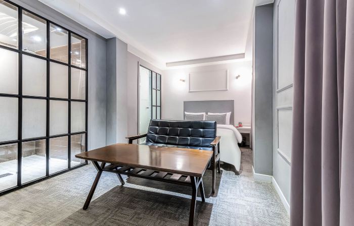 Avenue Hotel