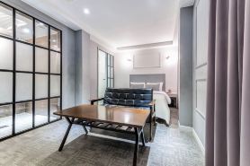 Avenue Hotel