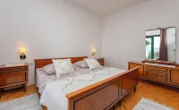 Apartments Ozren - 3-Star