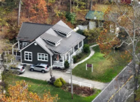 Mohican River Retreat - Sleeps 10 - Hot Tub, Fire Pit & River Access