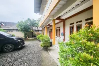 RedDoorz at Pondok Zalfa Pangandaran فنادق في 