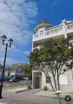 Beach Getaway-Year-Round Vacationer’s Retreat! Beautiful, Spacious, Comfortable! - Gym