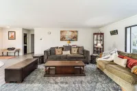 Mountain Golf Family Home w/ Deck in Spruce Pine - Alojamientos