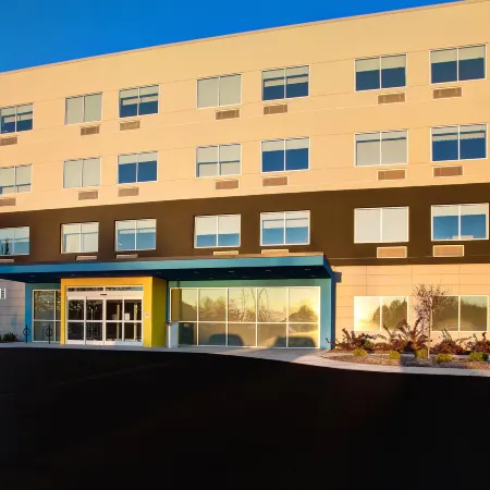 Tru by Hilton Alcoa Knoxville Airport