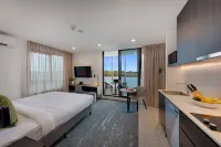 Littomore Suites Kingswood - Balkoner