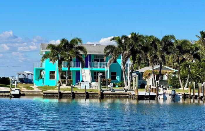 MALU LANI Inn & Marina