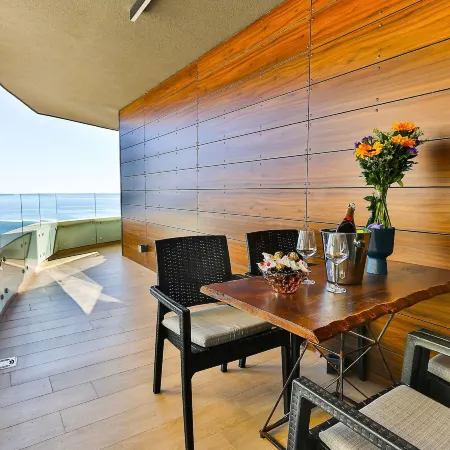 Royalis Suites Rafailovici - Beachfront Sea View Apartments