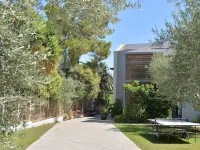 Seacret Apartments Hotels in Aigialeia