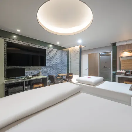 Daegu Seongseo Hotel IF Отели рядом с достопримечательностью «Станция метро Daegu»