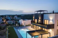 Villa Aria - Pools