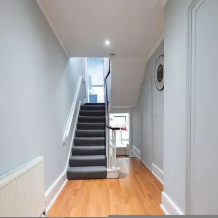 Cozy 3-bedroom Home Whs17 Отели рядом с достопримечательностью «Уимблдон»