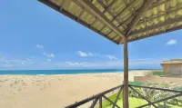 Beachfront Duplex B por Be My Guest - Homestays