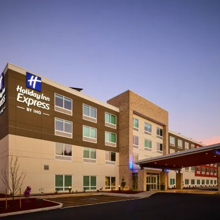 Holiday Inn Express & Suites ROSEBURG NORTH by IHG