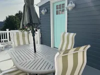 Beach, Sun and Memories,2nd Floor Unit, with Private Deck. ブリゲンティーンのホテル