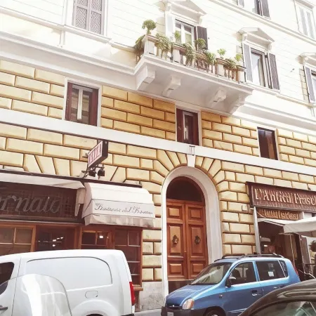 Dem Hotel