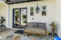 9 Mi to Beach: Pet-friendly Apt in San Diego!
