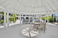Tropic Isle at Anna Maria Island Inn