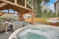 6 Mi to Autzen Stadium: Family Home w/ Hot Tub!