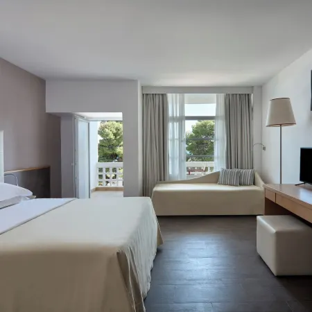 Hydra Beach Resort