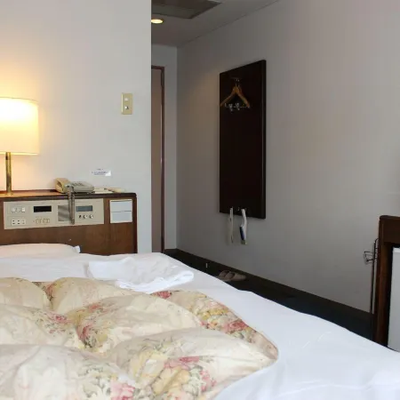 Center Hotel Mihara Отели в г. Михара