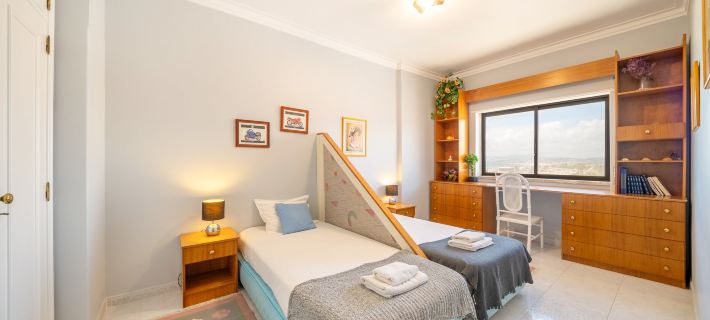 GuestReady - Vibrant flat with  balcony Hotéis em Almada