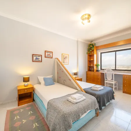 GuestReady - Vibrant flat with  balcony