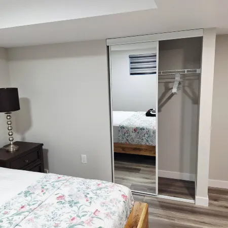 Cozy Two Bedrooms Basement Suite