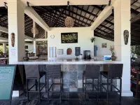 Minang Cove Resort - bar