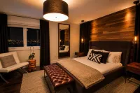 Seacliff- Luxury Halifax Waterfront Paradise -Pool, Hot Tub, Wharf & Boathouse