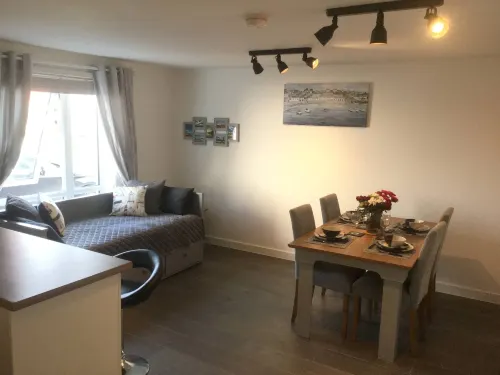 Luxury Modern Marina Apartment G Floor - 2-Star
