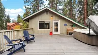 Incline Pines Retreat by Avantstay Private Hot Tub + Wraparound Deck + Views Near Dining and Shops - Country Houses