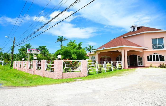Shields Negril Villas