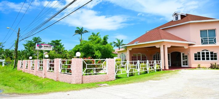 Shields Negril Villas Hotels in Negril