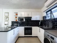Safi Self-Catering Suites Hotels in East london