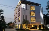 บี บูทีคโฮเทล - โรงแรมราคาถูก