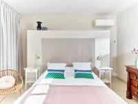 Château de la Piscine - Appartements dans le Mas au coeur d'un grand parc arboré - 4-Star