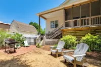 Golf Cart, Bikes, Easy Beach Days! Oak Island - Boutique