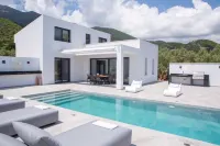 Amalfi Twins Villa - Pools