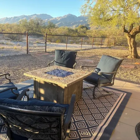 Quiet 3 acre Ranch Home with incredible mountain views!!