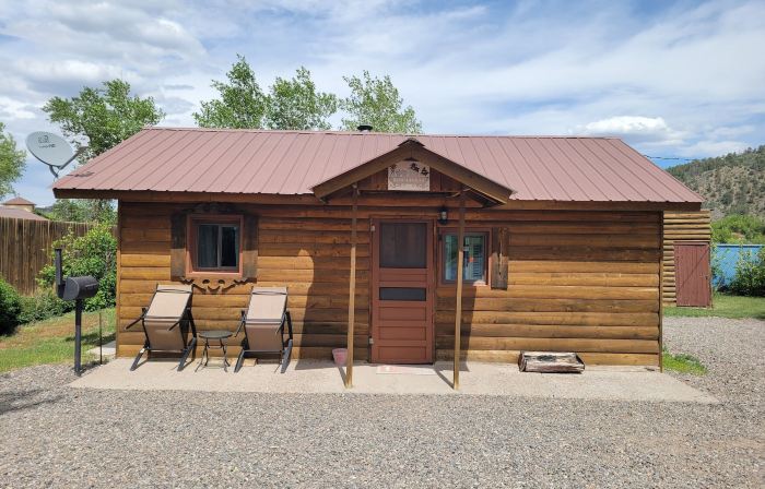 Chinook Cabins & RV Park