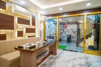 Hotel Kanishka Inn - Bãi đậu xe