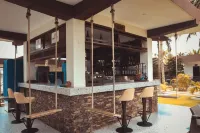 The Big Blue Resort & Spa - bar